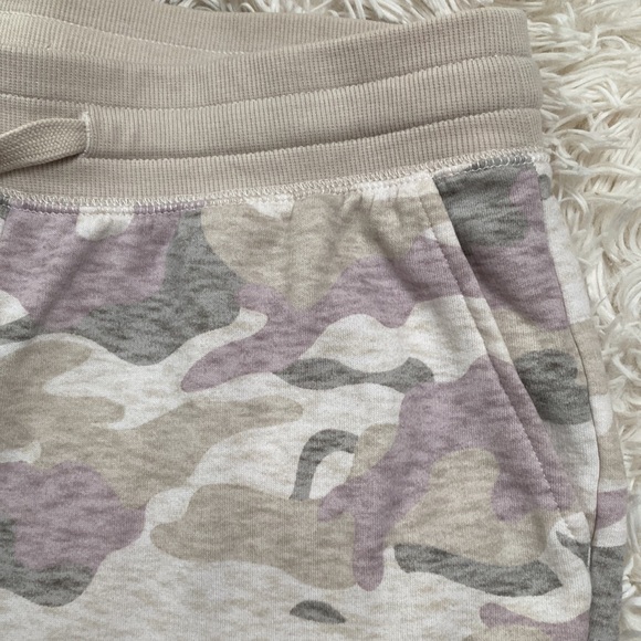 Old Navy Camo Joggers 💗 Oatmeal Gray & Plum - Picture 9 of 14